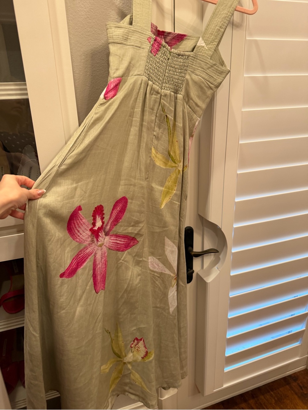 Like new Palm Noosa linen Sage Green Floral Maxi Dress. Size small - Picture 6 of 8